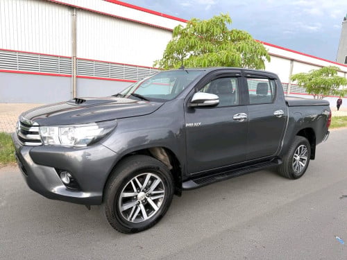 TOYOTA Revo 2016 ម៉ាស៊ីនម៉ាសូត 3.0 L ម្ចាស់ដេីមទិញតាមក្រុមហ៊ុនទឹកថ្នាំបាញ់តិចតួច
