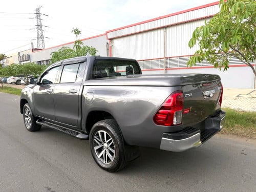 TOYOTA Revo 2016 ម៉ាស៊ីនម៉ាសូត 3.0 L ម្ចាស់ដេីមទិញតាមក្រុមហ៊ុនទឹកថ្នាំបាញ់តិចតួច