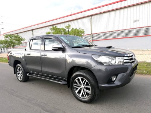 TOYOTA Revo 2016 ម៉ាស៊ីនម៉ាសូត 3.0 L ម្ចាស់ដេីមទិញតាមក្រុមហ៊ុនទឹកថ្នាំបាញ់តិចតួច