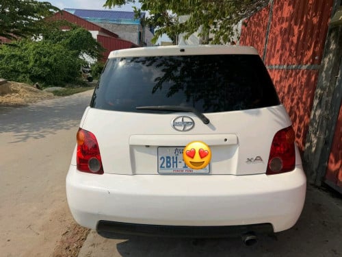 Toyota Scion 2005