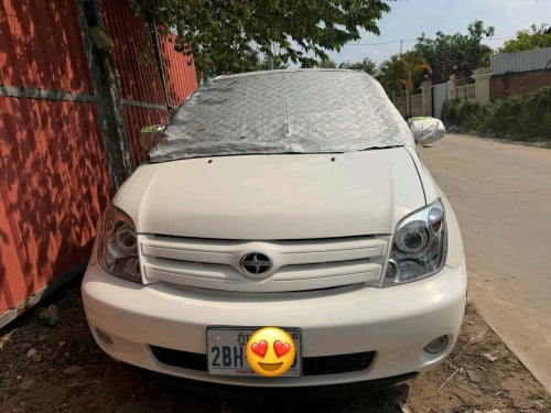 Toyota Scion 2005