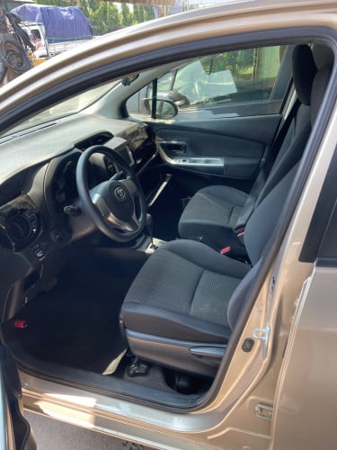 Toyota Vitz 2014