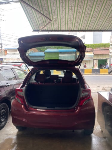 Toyota Vitz 2015