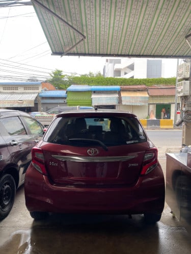 Toyota Vitz 2015