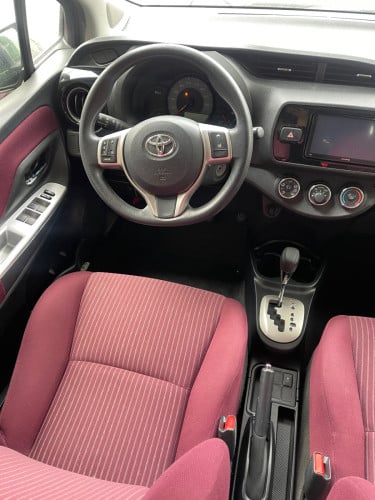 Toyota Vitz 2015