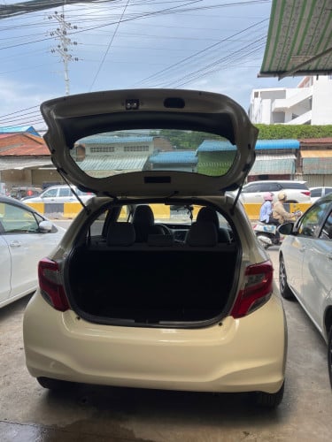 Toyota Vitz 2016
