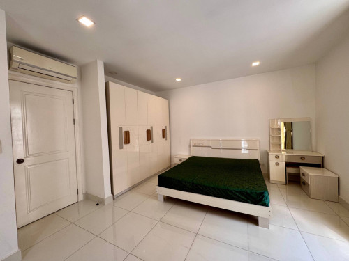 Twin Villa for rent in Borey Chip Mong land sensok Aeon2 price 1100$ negotiable full furnish