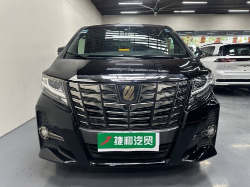 Upgrading the interior of a 2017 Toyota Alphard costs over $3,000.