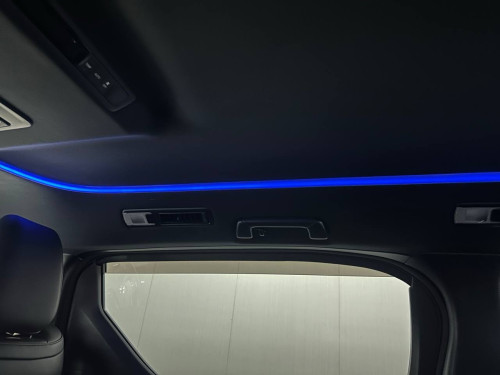 Upgrading the interior of a 2017 Toyota Alphard costs over $3,000.