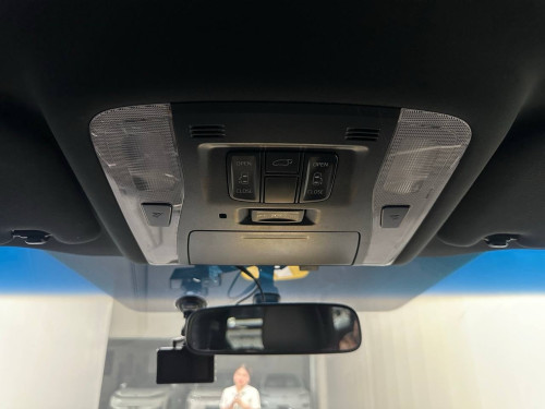 Upgrading the interior of a 2017 Toyota Alphard costs over $3,000.