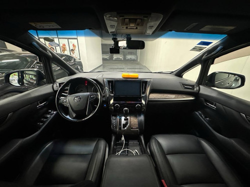 Upgrading the interior of a 2017 Toyota Alphard costs over $3,000.