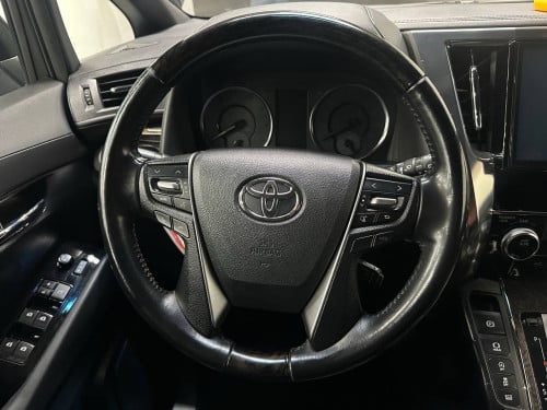 Upgrading the interior of a 2017 Toyota Alphard costs over $3,000.