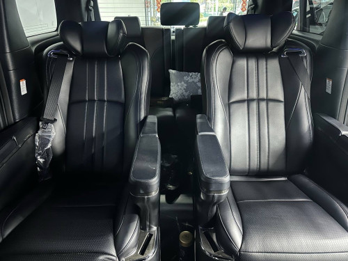 Upgrading the interior of a 2017 Toyota Alphard costs over $3,000.