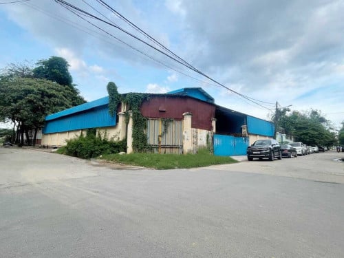 Warehouse for Rent in Sangkat Phsar Daeum Thkov