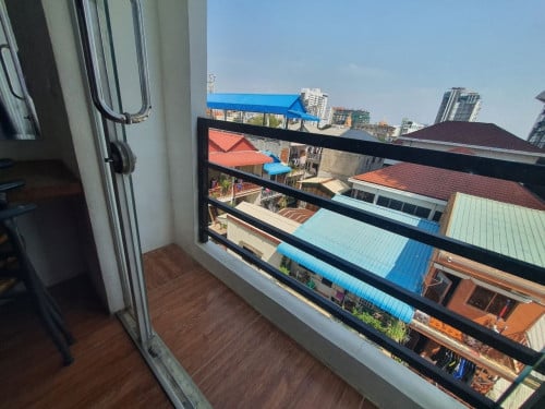 Western 1Bedroom Apartment near Independence