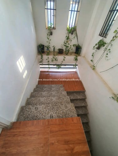 Western 1Bedroom Apartment near Independence