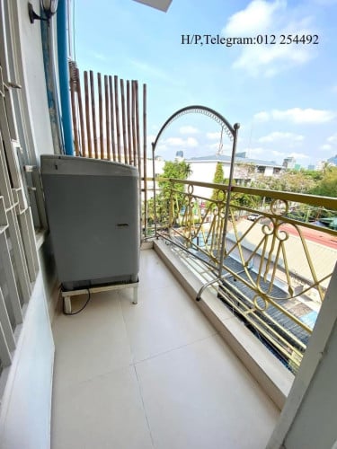 Western Service Elevator Apartment for Rent