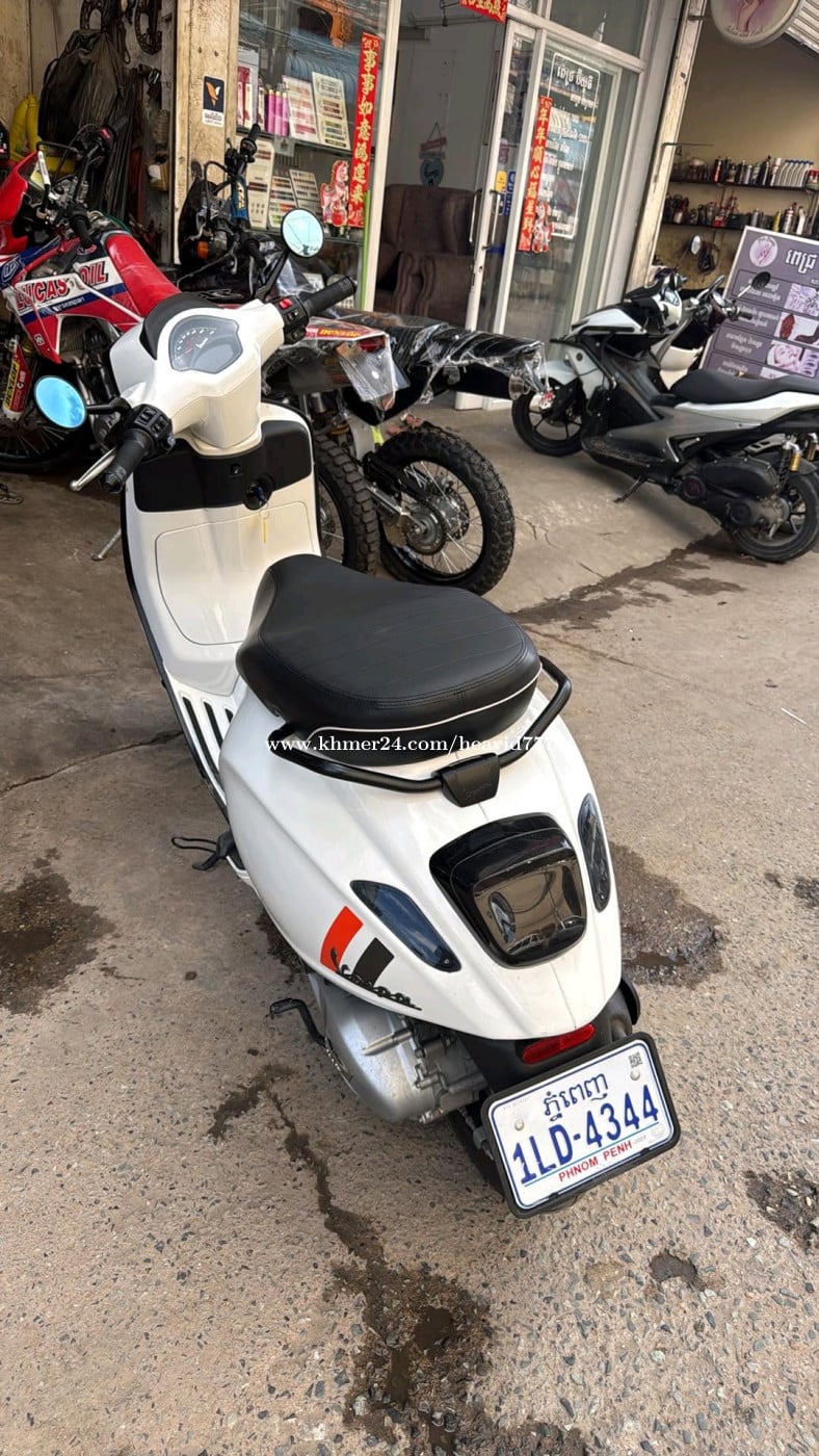 Vespa 025 មានពន្ធត្រឹមត្រូវ