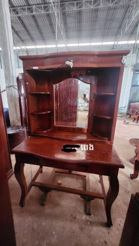 ឈើប្រណិត