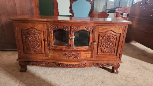 ឈើប្រណិត
