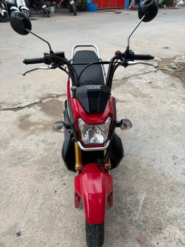 ស្អាត់