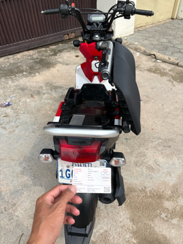 ស្អាត់