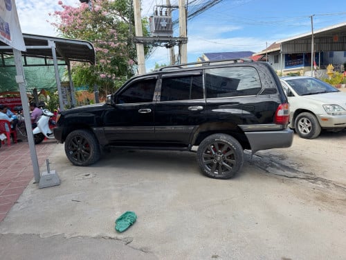 ឡានលក់បន្ទា់