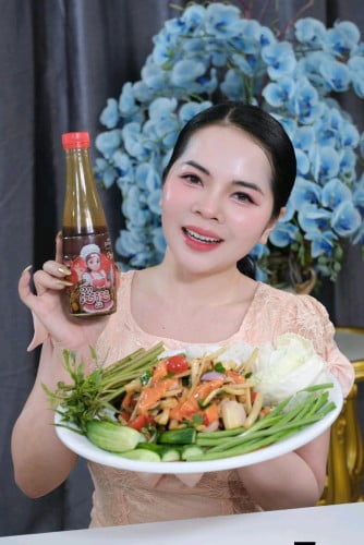 ទឹកប្រហុកម៉ែរួមស្នាដៃកូនខ្មែរ