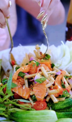 ទឹកប្រហុកម៉ែរួមស្នាដៃកូនខ្មែរ