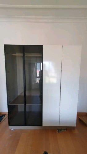 ទូរខោអាវបោះដុំននឹងរាយ