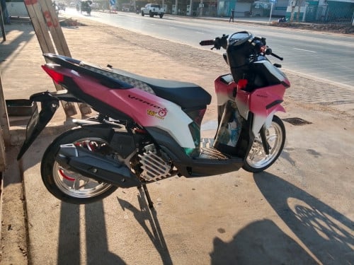 ម៉ូតូលក់ដូសេរី