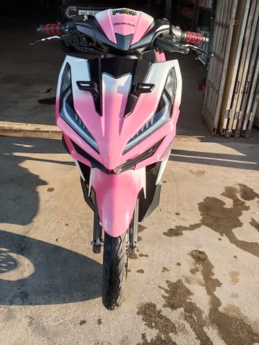 ម៉ូតូលក់ដូសេរី