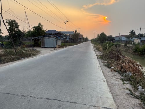 ដីលក់