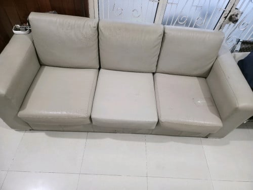 សាឡុងមួយទឹកស្អាត