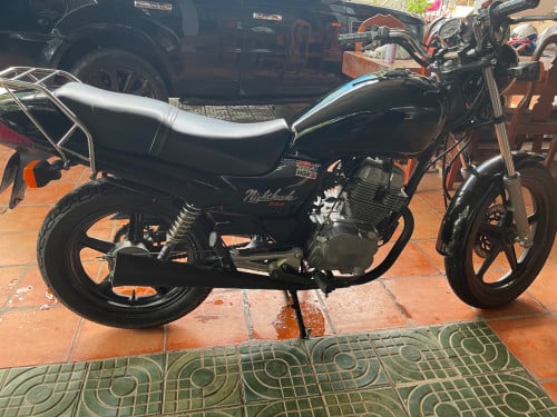 ម៉ូតូលក់ មានកាត គ្រី
