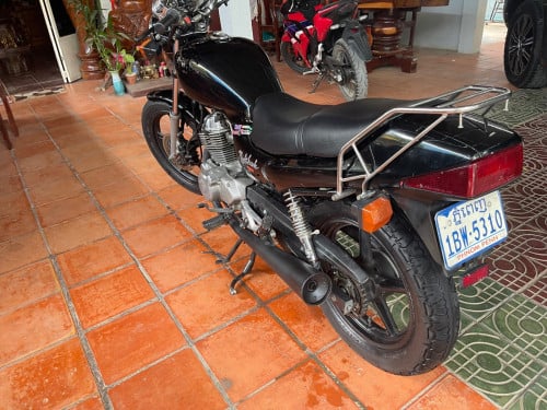 ម៉ូតូលក់ មានកាត គ្រី