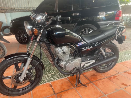 ម៉ូតូលក់ មានកាត គ្រី