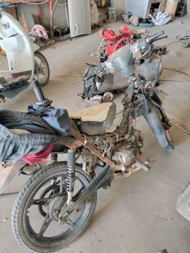 លក់ម៉ូតូនឹងរម៉ក