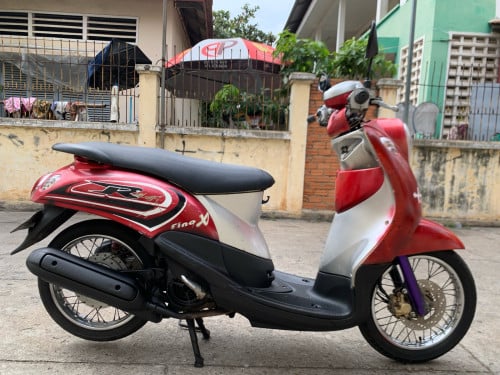 ម៉ូតូលក់​