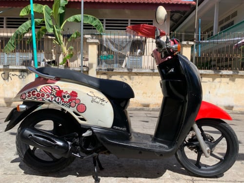 ម៉ូតូលក់​