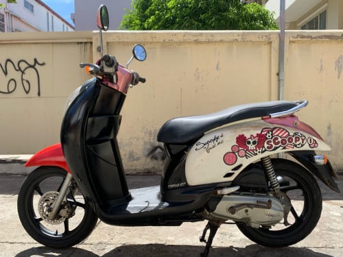 ម៉ូតូលក់​