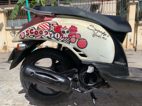 ម៉ូតូលក់​