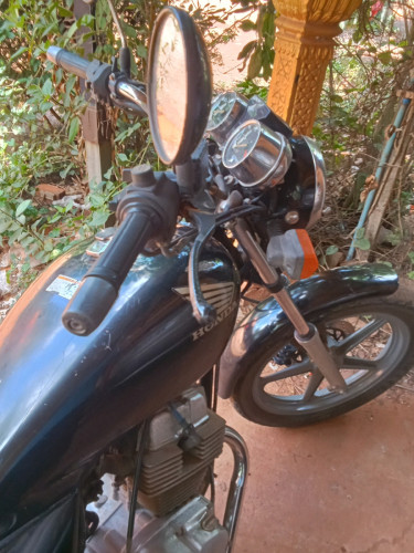 ម៉ូតូលក់ប្រញាប់លុយ
