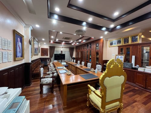 វីឡាកែងលក់បន្ទាន់នៅទួលគោក