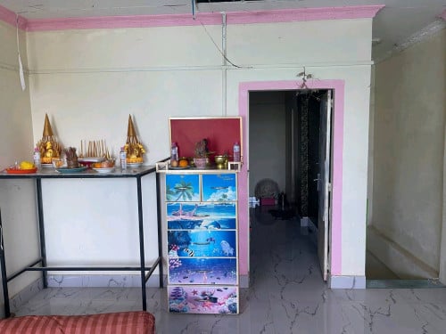 ផ្ទះលក់បន្ទាន់នៅជិតផ្សាបែកចាន