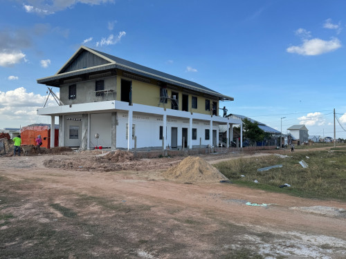ដី​ និង​ ផ្ទះ​ លក់​