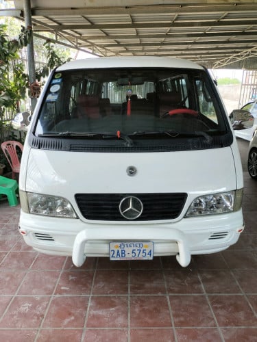 សាំយ៉ុងលក់ឡានទេសចរណ៍