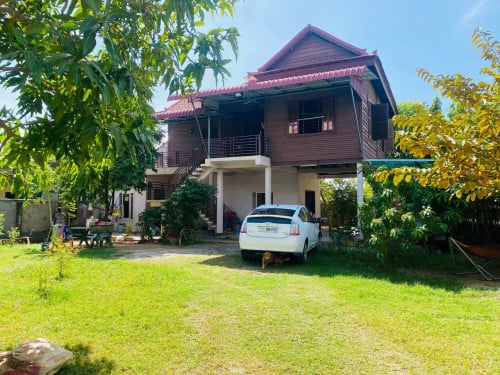 ផ្ទះនិងដីលក់នៅជាប់វិទ្យល័យឧដុង្គ