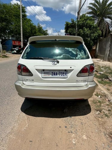 ឡានលក់ 01 ប៉ុង1