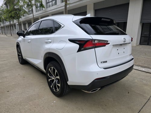 ឆ្នាំ 017 F-Sport ធានាជូនថ្មីគ្មានពីរ